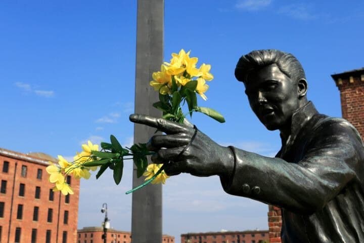 Private Early Bird Tour Liverpool City Intro & Beatles Highlights