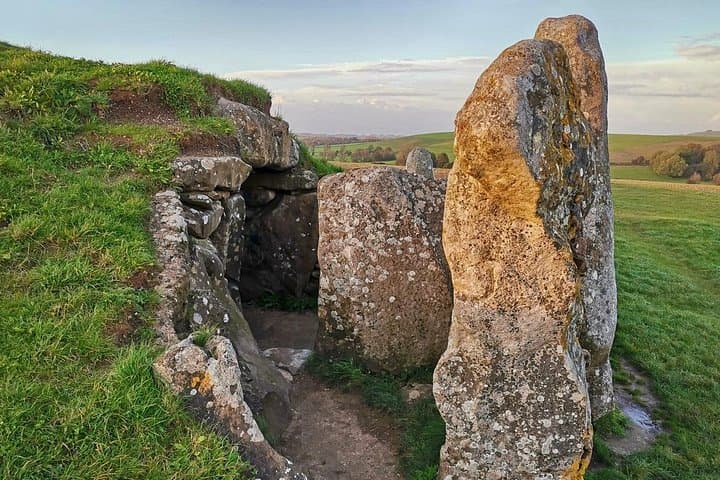 Private Neolithic Tour of the complete Stonehenge Landscape