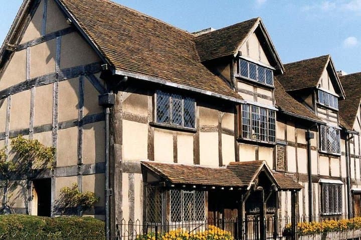 Warwick Castle Shakespeares England Oxford and The Cotswolds Tour