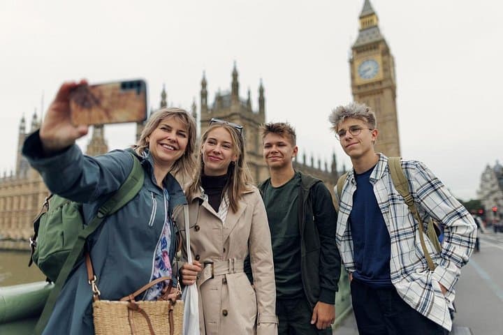 London Private Family Tour Museum Visit for Kids and Games