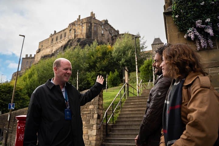 Edinburgh Full-Day Walking Tour with Edinburgh Castle included