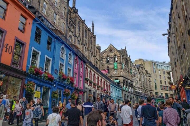 Discover Edinburgh’s Secrets on a Guided Old Town Walking Tour