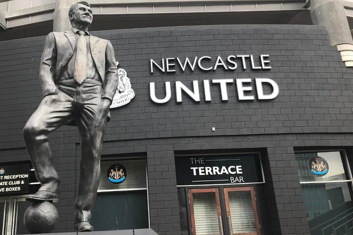 Newcastle Walking Tour: Geordie Culture, Snack & Local Stories