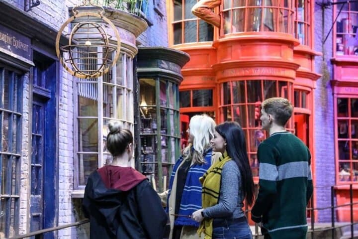 Southampton to Warner Bros Studio Tour London Harry Potter