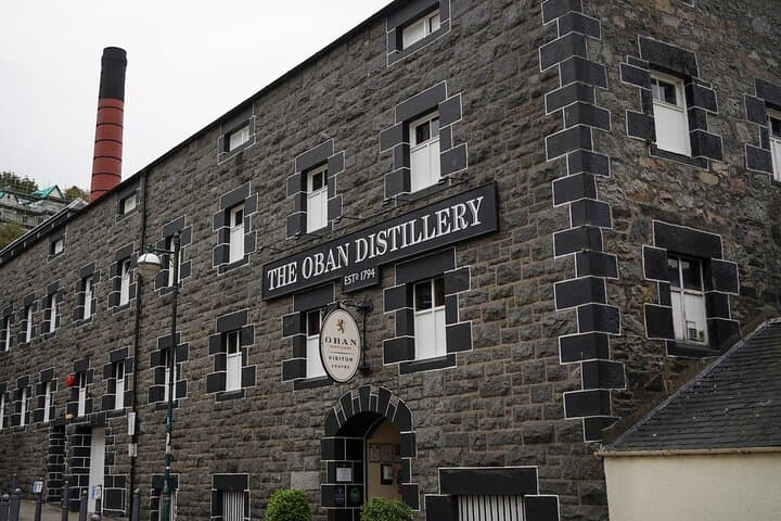 Edinburgh: Isle of Skye Jacobite Steam Train and Whisky Tour