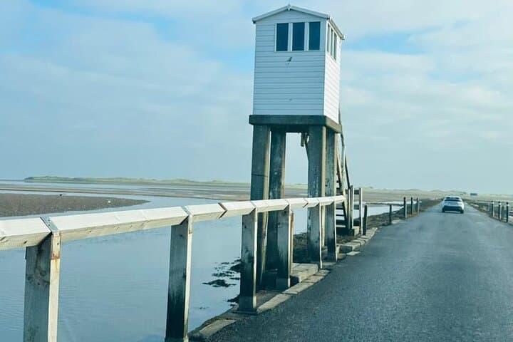 Holy Island, Alnwick Castle/Gdns, Border Guided Private Day Tour