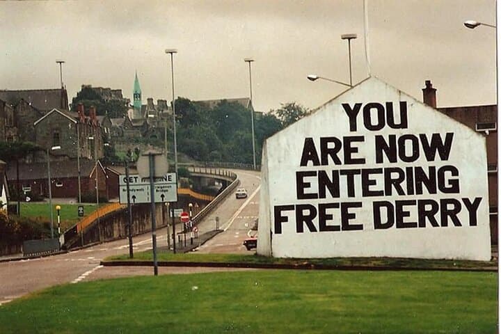 Derry Self Guide Walking Tour Experience
