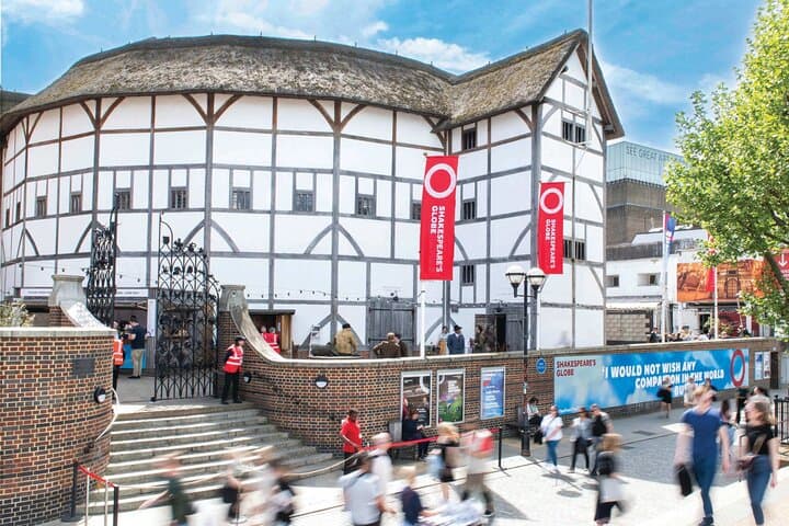 Tour between the City of London and the south side of the River Thames
