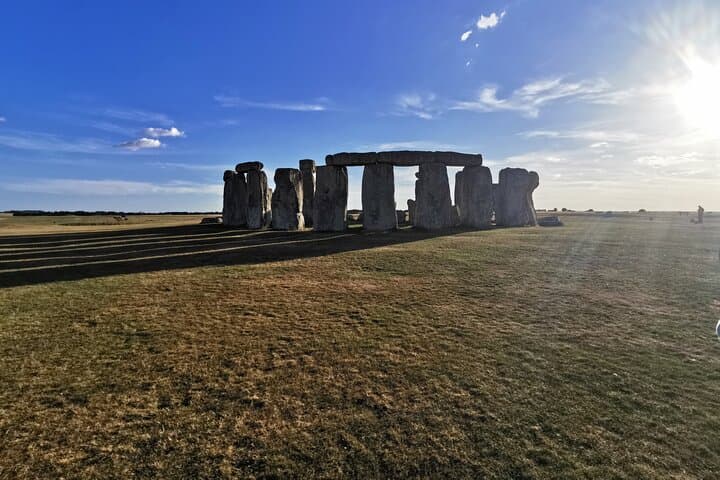 Private Tour to Stonehenge and Windsor Castle with Driver & Guide