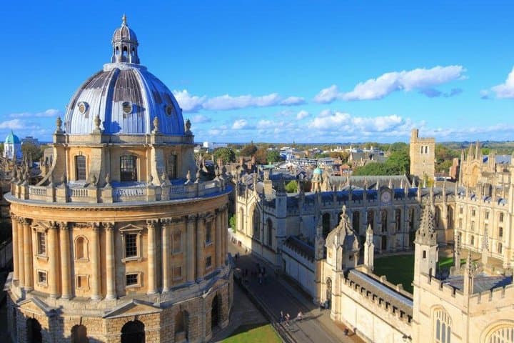 Windsor Castle, Stonehenge and Oxford Day Guided Tour from London