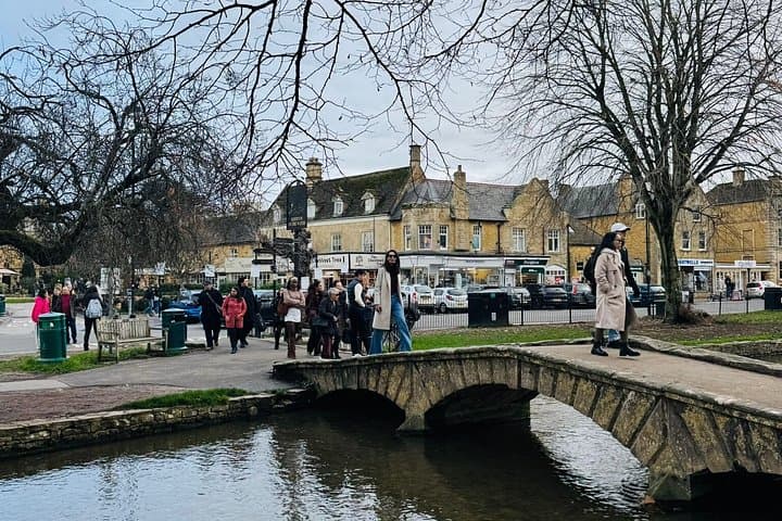 London: Cotswolds Scenic Villages and Castle Combe Small-Group