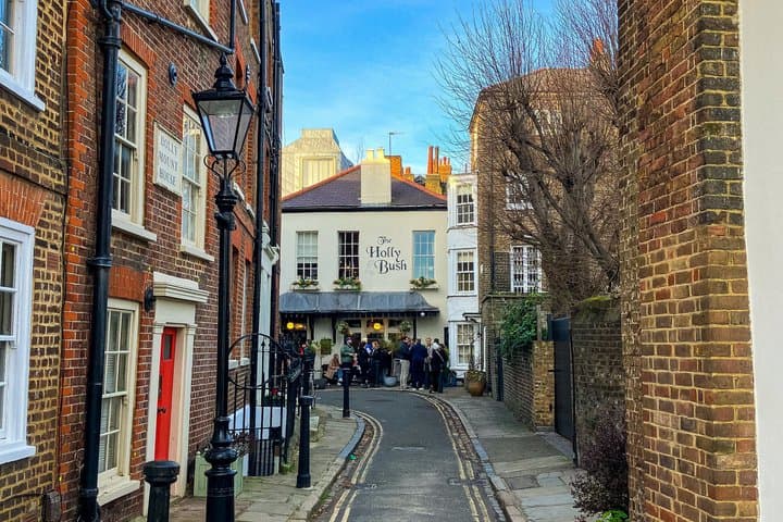 The Holly Bush pub