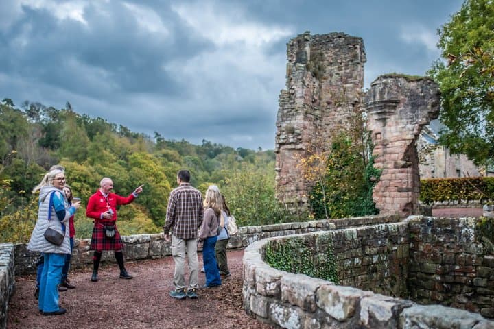 Rosslyn Chapel and Hadrian's Wall Small Group Tour from Edinburgh