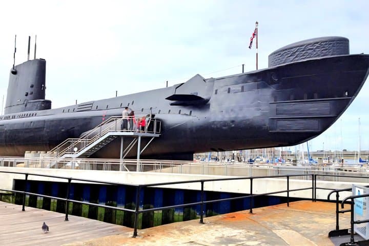 Private Portsmouth Heritage & Coastal Day Tour from London