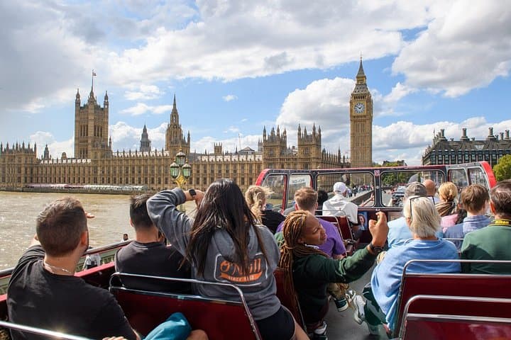 London: Guided Sightseeing Tour on a Vintage Open-Top Bus