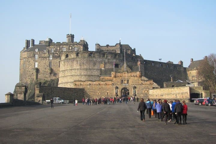 Discover Edinburgh: A Self-Guided Tour