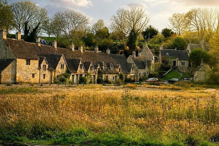 London: Cotswolds Scenic Villages and Castle Combe Small-Group