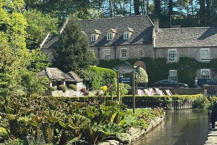 London: Cotswolds Scenic Villages and Castle Combe Small-Group
