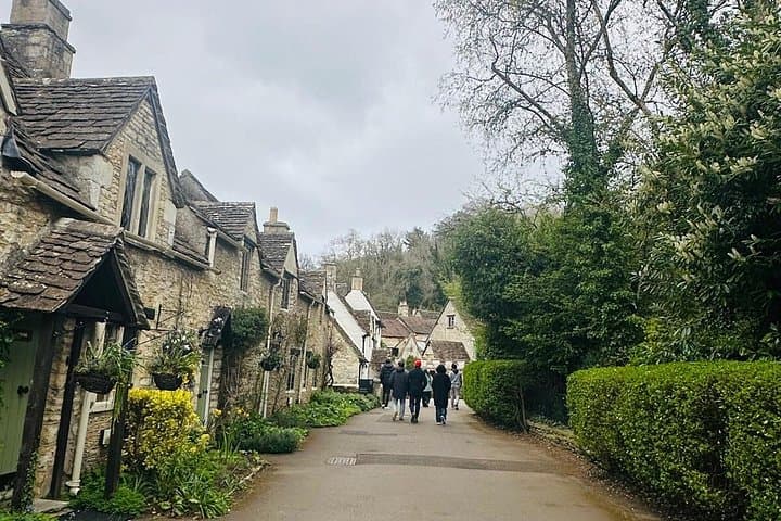 London: Cotswolds Scenic Villages and Castle Combe Small-Group