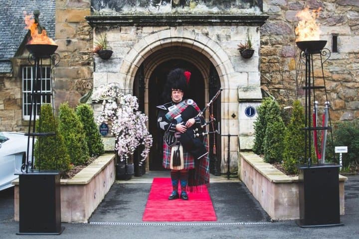 Edinburgh Airport Private Transfer to an from City Center