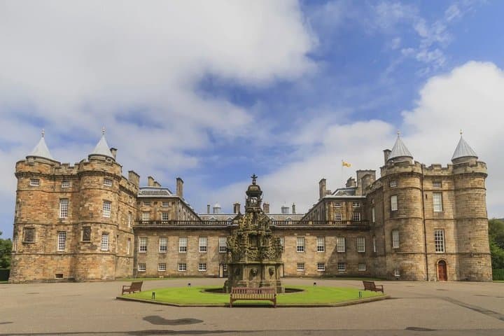 Edinburgh Airport Private Transfer to an from City Center