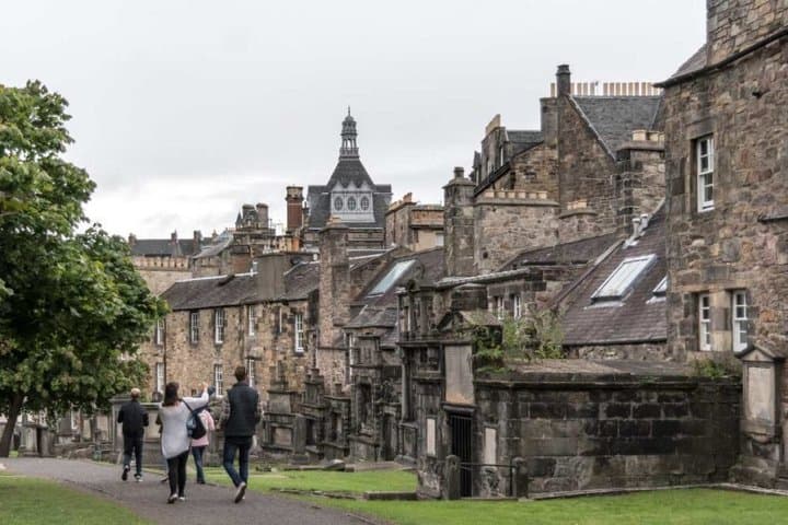 Edinburgh Airport Private Transfer to an from City Center