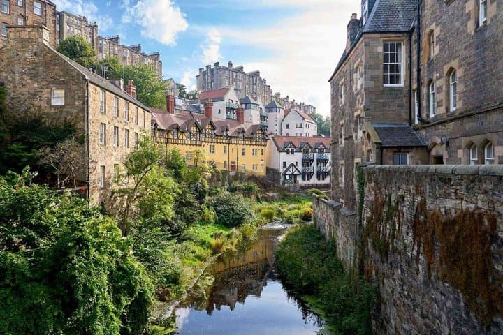 Edinburgh Airport Private Transfer to an from City Center