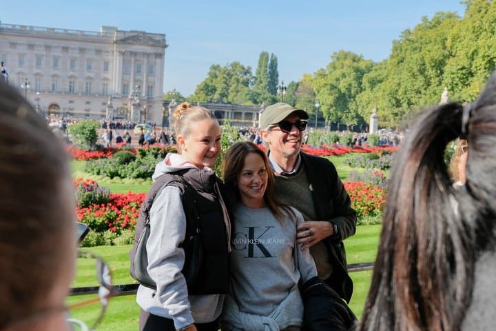 Buckingham Palace and Changing of the Guard Walking Tour