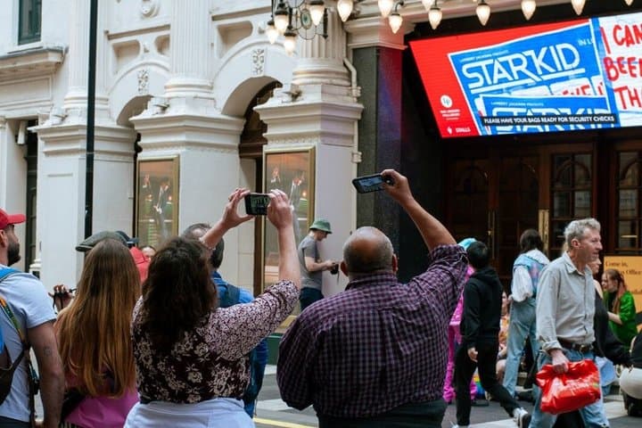 Soho Rock & Roll Tour: Private Walking Tour for Groups & Families
