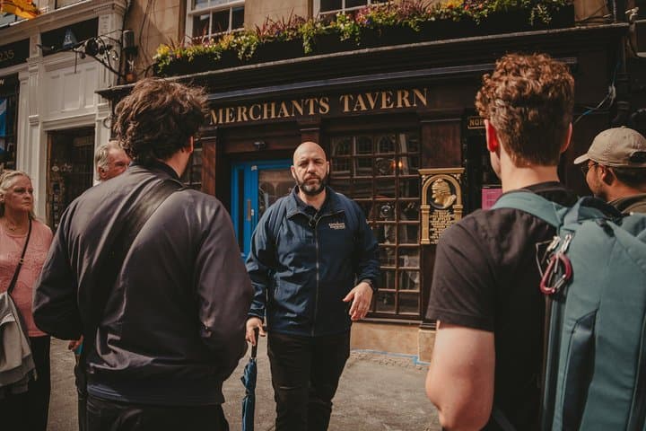 Edinburgh Walking Tour with Scottish Bites Food Tasting