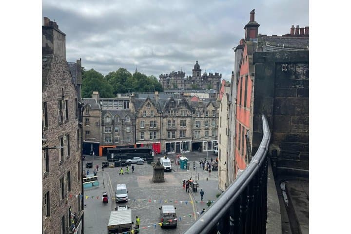 Voice of the Mile Edinburgh Royal Mile GPS Guided Audio Tour