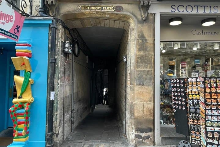 Voice of the Mile Edinburgh Royal Mile GPS Guided Audio Tour