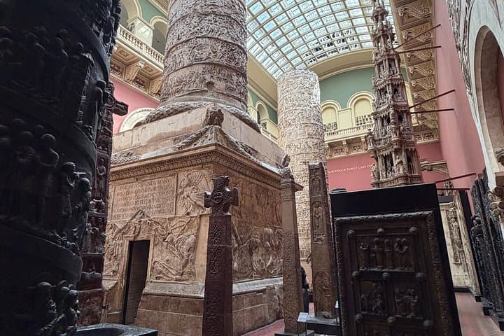 V&A Museum Highlights: Small-Group Tour with a Historian
