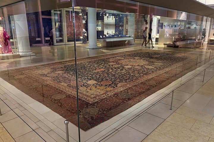 V&A Museum Highlights: Small-Group Tour with a Historian