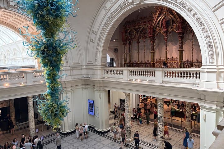 V&A Museum Highlights: Small-Group Tour with a Historian