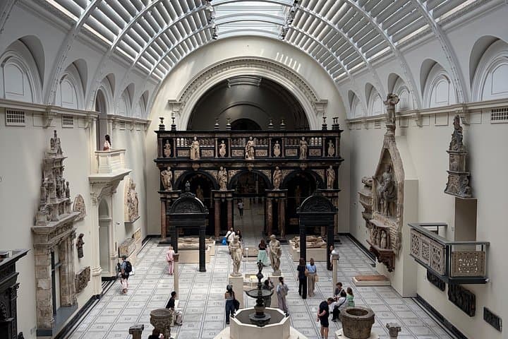 V&A Museum Highlights: Small-Group Tour with a Historian