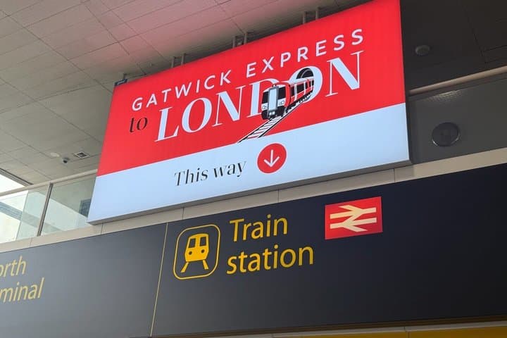 Gatwick Airport: Direct Train Transfer to Central London