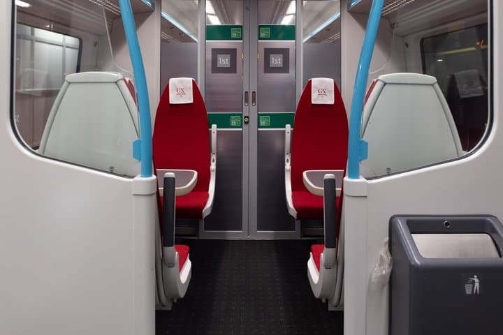 Gatwick Airport: Direct Train Transfer to Central London