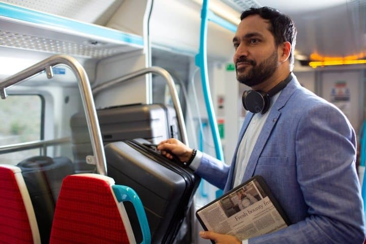 Gatwick Airport: Direct Train Transfer to Central London