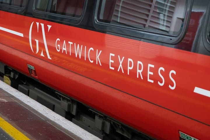 Gatwick Airport: Direct Train Transfer to Central London