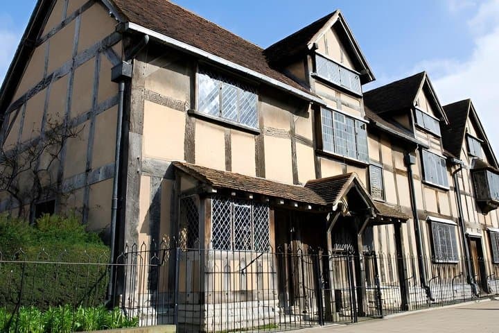 London to Warwick Castle and Shakespeare Birthplace Day Tour
