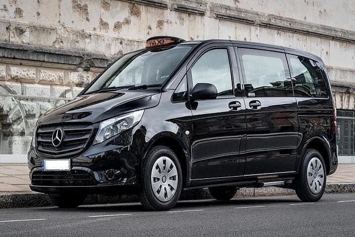 Private Transfers: London to/from Gatwick