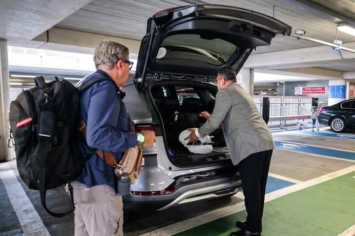 Luxury Chauffeur Service and Airport Transfers in London