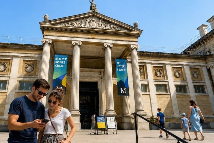 Oxford Scavenger Hunt & Highlights Self-Guided Walking Tour