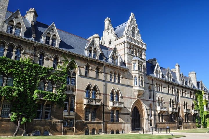 Oxford Scavenger Hunt & Highlights Self-Guided Walking Tour