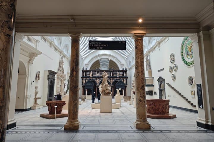 London Victoria Albert Museum and National Gallery Private Tour