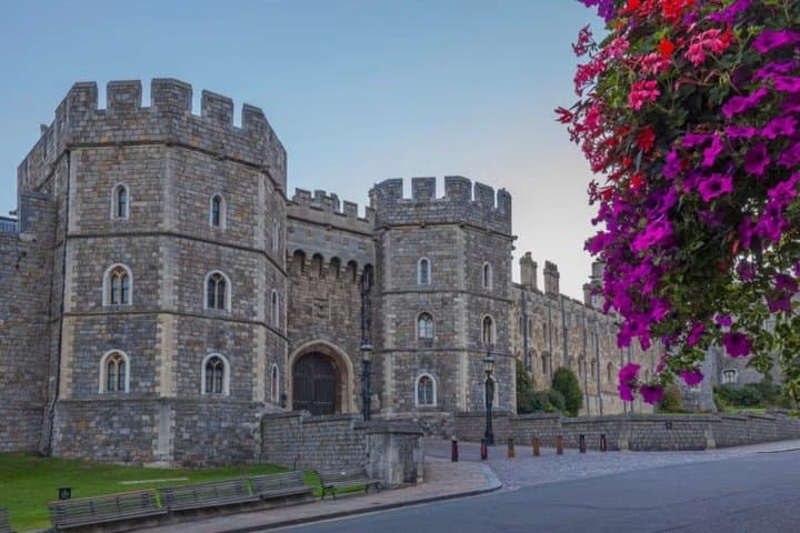 Stonehenge and Windsor Castle Day Trip from London