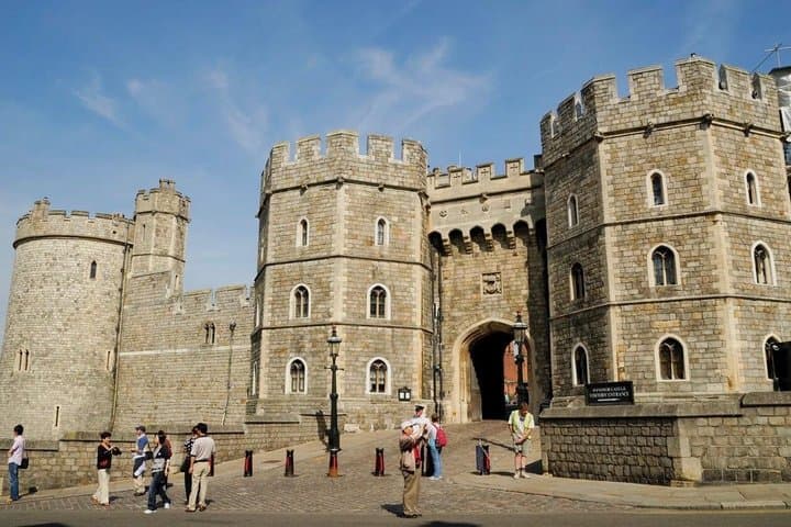 Stonehenge and Windsor Castle Day Trip from London