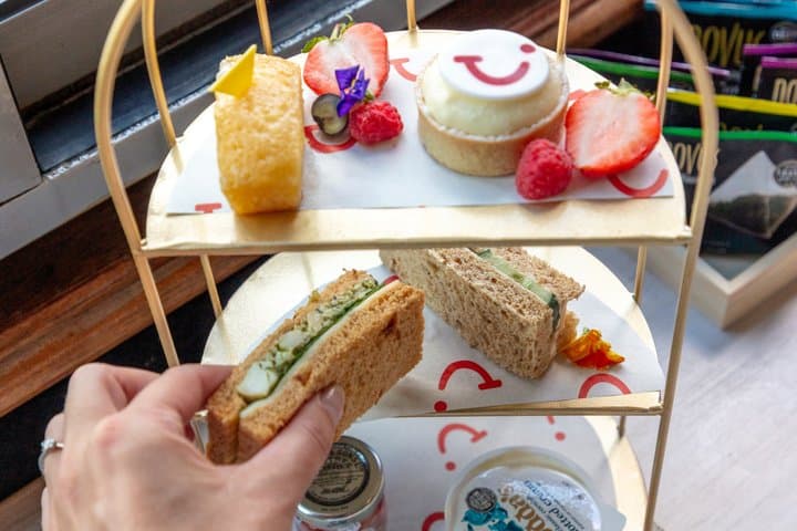 London River Thames Cruise with Afternoon Tea or Dinner