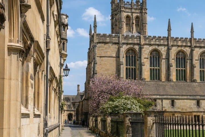 Podcast Tour Oxford The Real Magic of Alice Harry and Lyra